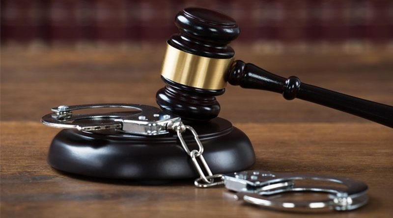 В Україні горе-матір намагалася продати своїх дітей