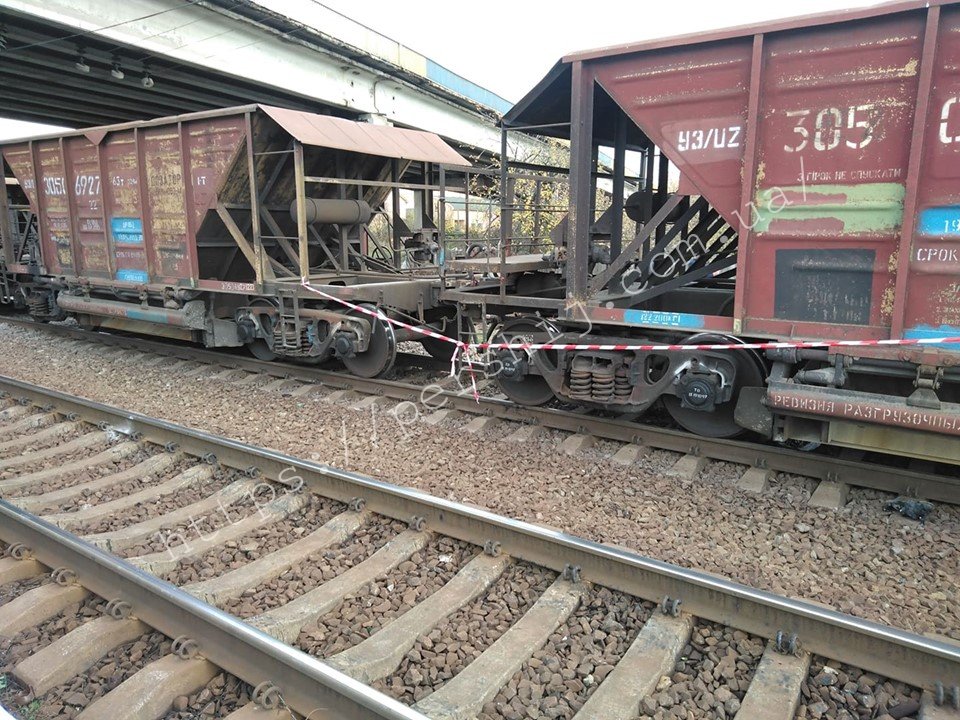 Машиніст не встиг загальмувати: У Мукачеві чоловіка задавив поїзд (ФОТО, ВІДЕО)
