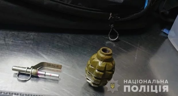 В аеропорту "Бориспіль" затримали чоловіка з гранатою у багажі