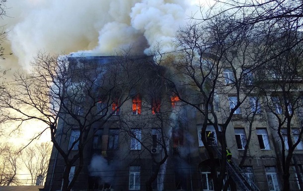 В одеській пожежі загинула неповнолітня- ДСНС (ВІДЕО)
