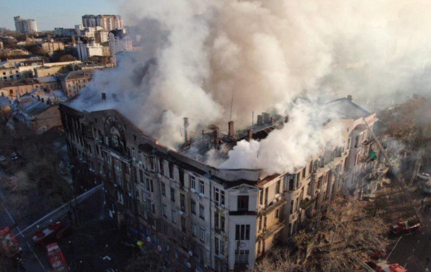 Названо ймовірну причину смертельної пожежі в одному з коледжів Одеси (ВІДЕО)