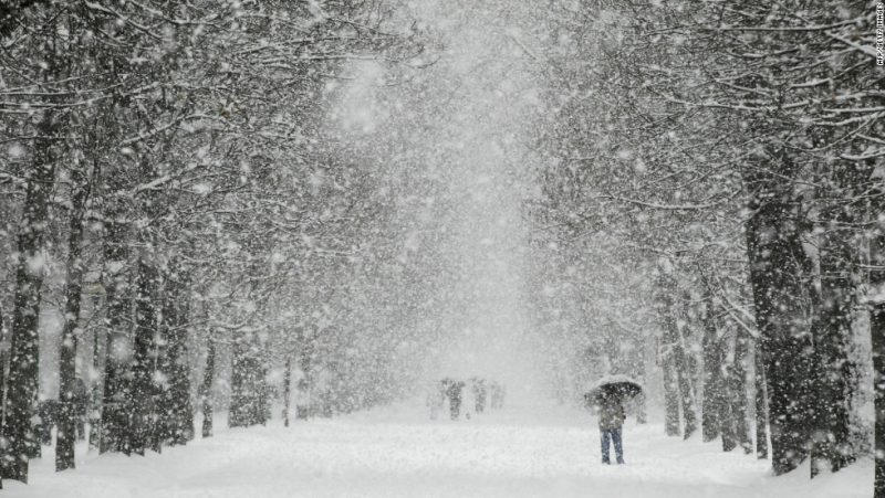 Синоптики прогнозують сильні снігопади: оголосили штормове попередження – 1 рівень небезпеки