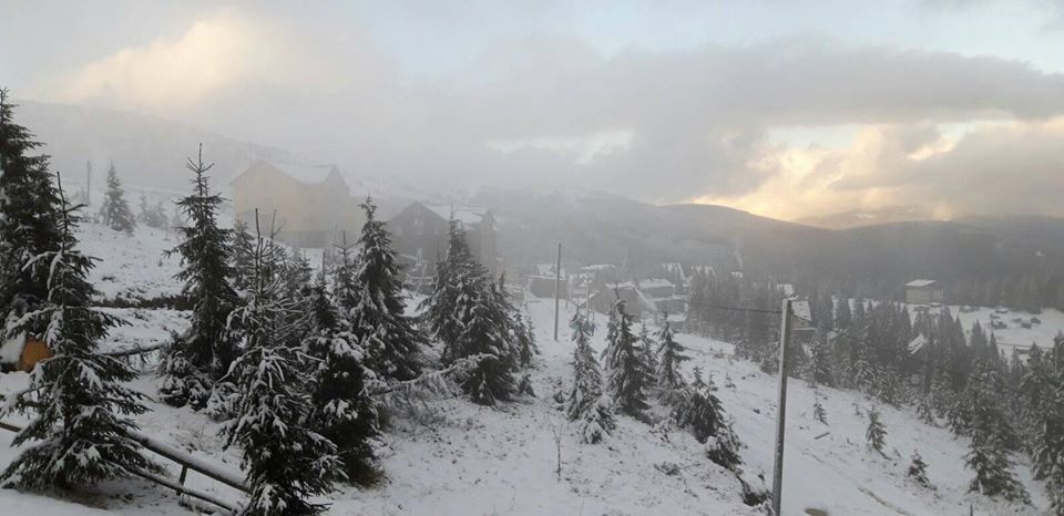 В Закарпаття прийшла зима: гори на Рахівщині засипало снігом (ФОТО)