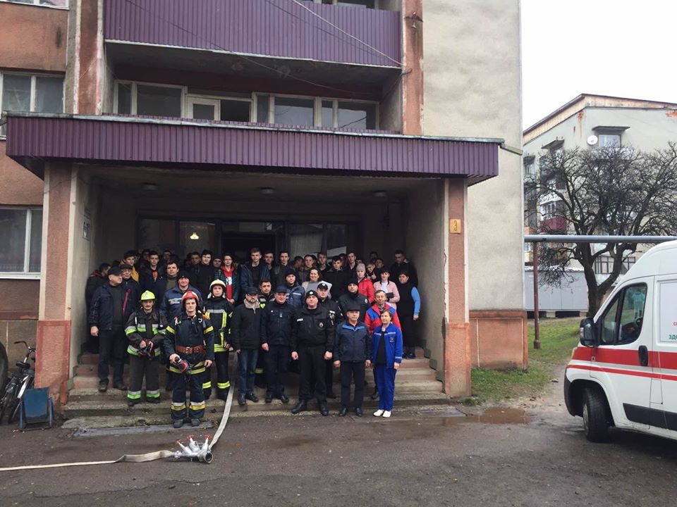 Закарпатські поліцейські провели навчання з пожежної безпеки (ФОТО)