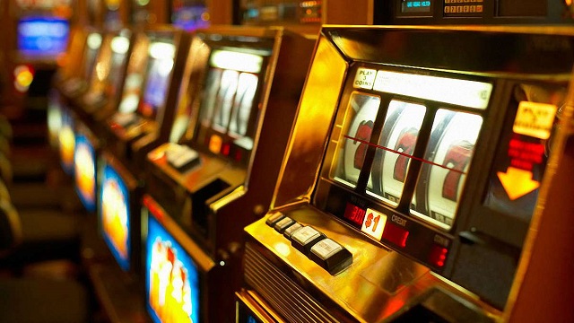 Кабмін заборонив розміщувати гральні автомати, під виглядом державних лотерей