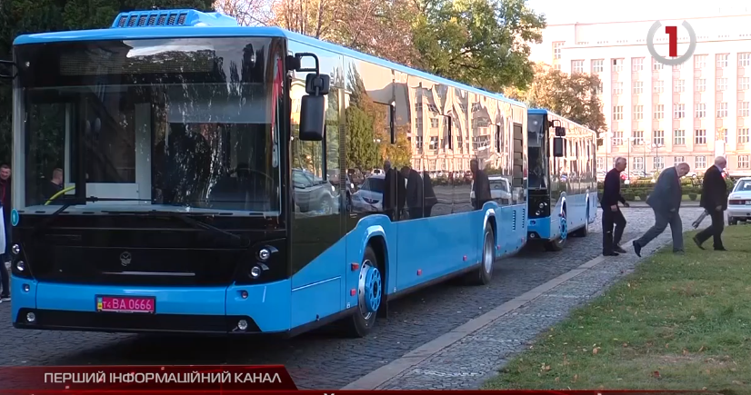 30 зупинок без пересадок: В Ужгороді відкрили новий автобусний маршрут (ВІДЕО)