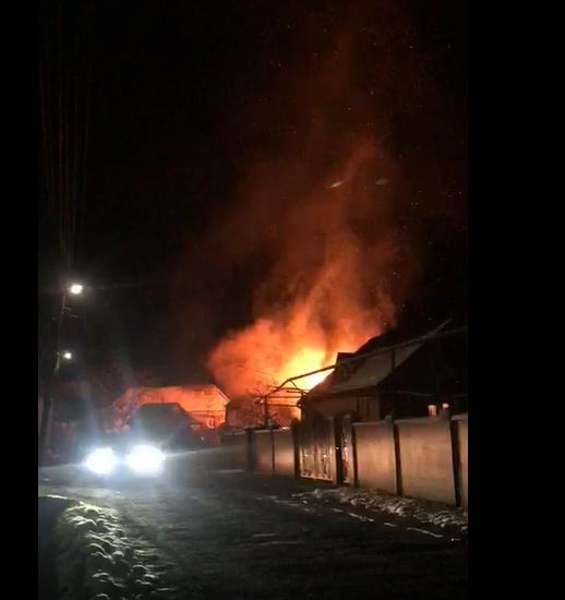 Масштабна пожежа в Завидові, що на Мукачівщині  (ВІДЕО)