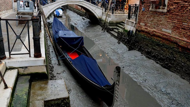 Після масштабного затоплення у Венеції пересохли канали (ФОТО, ВІДЕО)