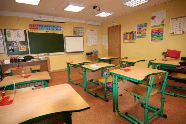 В Україні невакцинованим дітям дозволили ходити до школи