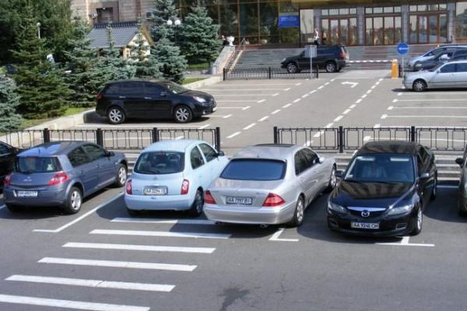 Штрафи за порушення правил парковки хочуть різко збільшити