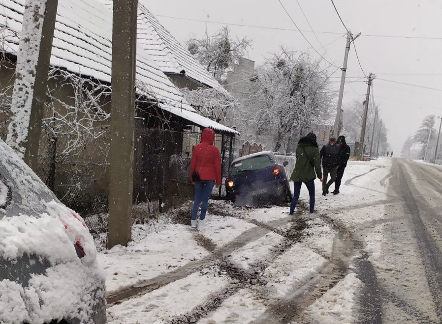 Погода з водіями не жартує: на Мукачівщині ДТП (ФОТО)