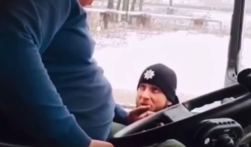 "Вам повилазило чи шо?": як хамовиті патрульні зупиняють українських водіїв (ВІДЕО)
