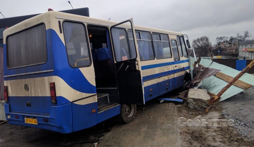Моторошна ДТП: водій автобусу помер за кермом (ФОТО, ВІДЕО)