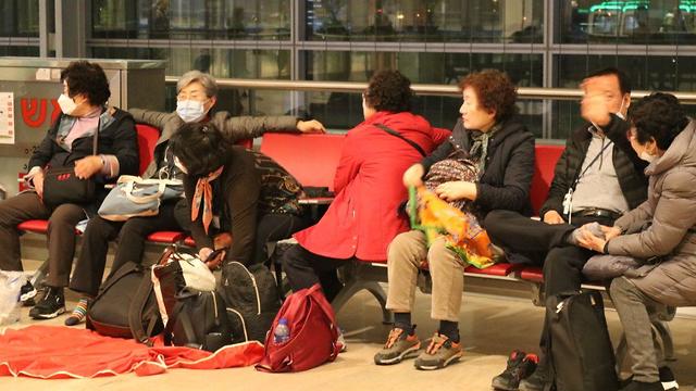 В Ізраїлі без зупинки їздить автобус з зараженими коронавірусом корейцями