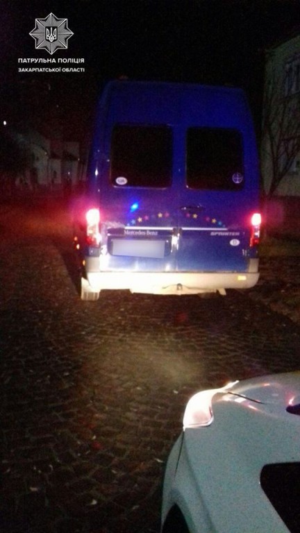 Пропонував не мало: у Мукачеві нетверезий водій намагався підкупити поліцейських (ФОТО)