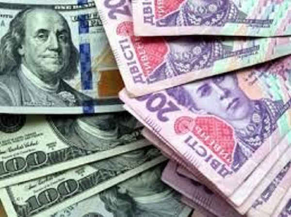 Долар повертає втрачену позицію: курс валют на 3 лютого