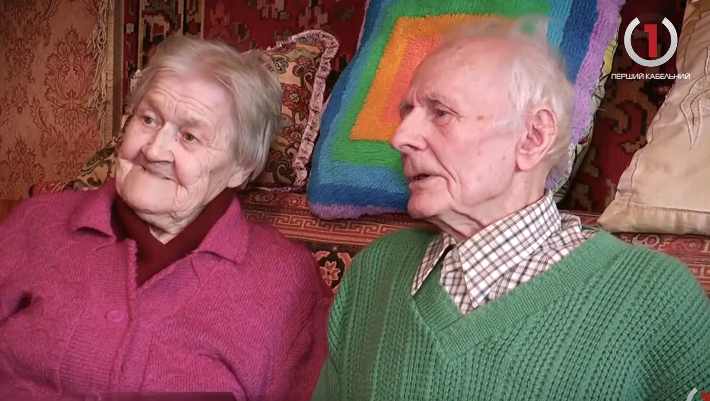 Кохання крізь століття: 70 років подружжя з Мукачева нерозлучні (ВІДЕО)