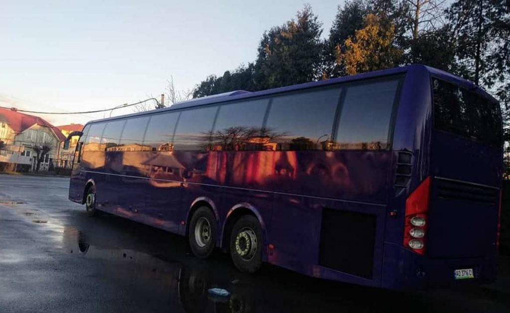 Закарпатському народному хору подарували автобус (ФОТО)