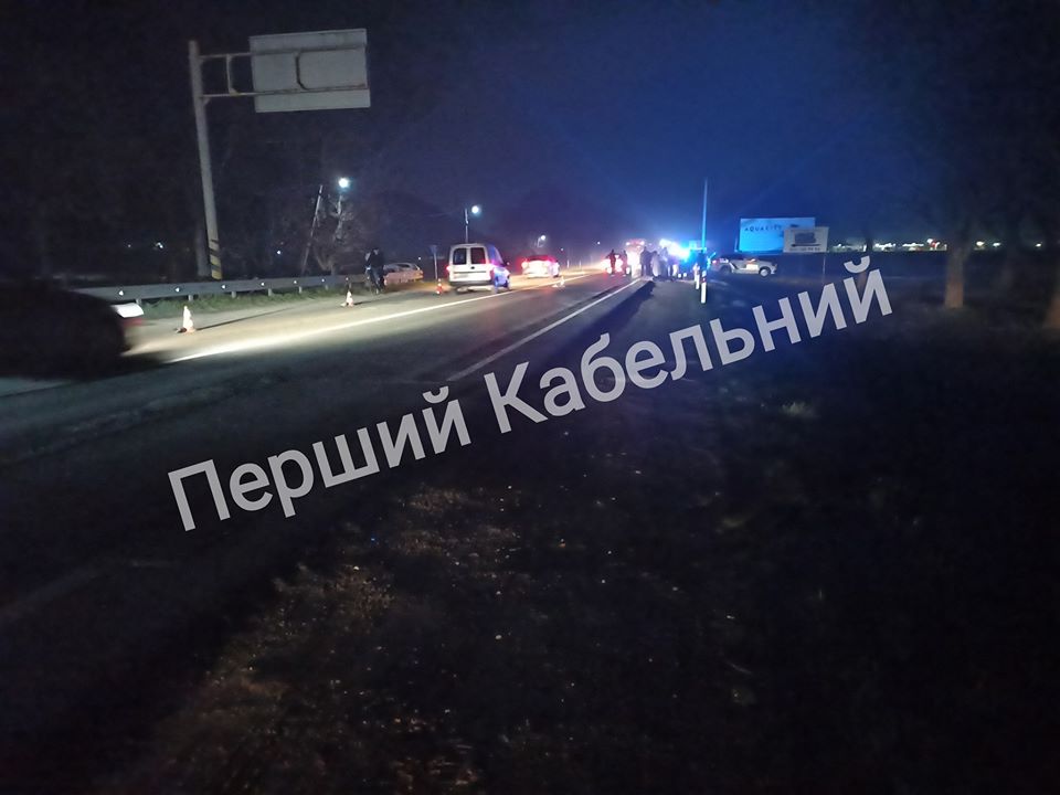 Загинув чоловік: на трасі Київ-Чоп сталася смертельна аварія (ВІДЕО)