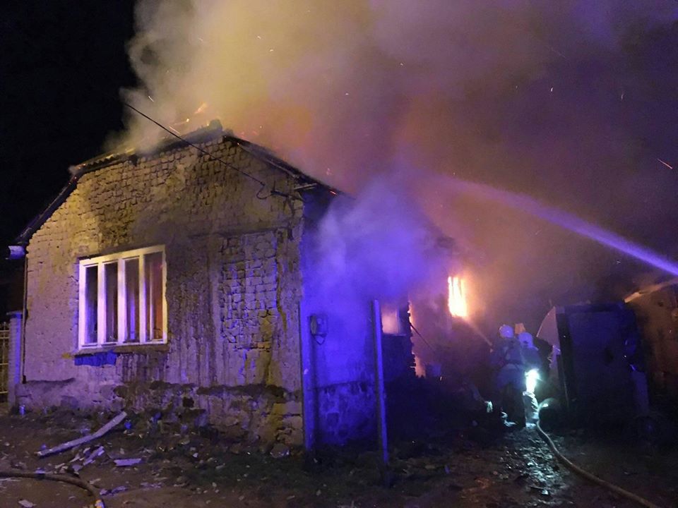 Моторошні кадри: пожежу у Виноградові відзняли на відео (ВІДЕО)