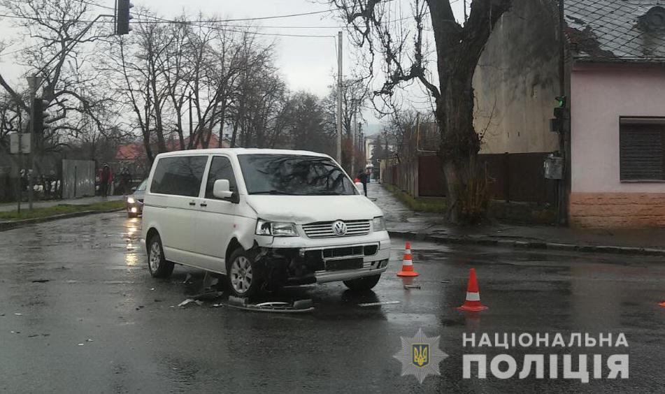 В Ужгороді ДТП за участі рейсового автобуса (ФОТО)