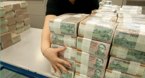 Гроші на карантин: Національний банк Угорщини почав очищати банкноти
