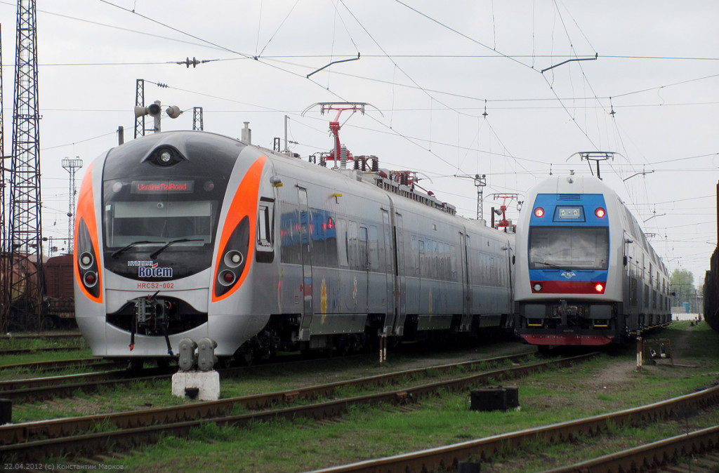 Сьогодні 5 поїздів "УЗ" вивезуть евакуйованих з Польщі та Чехії