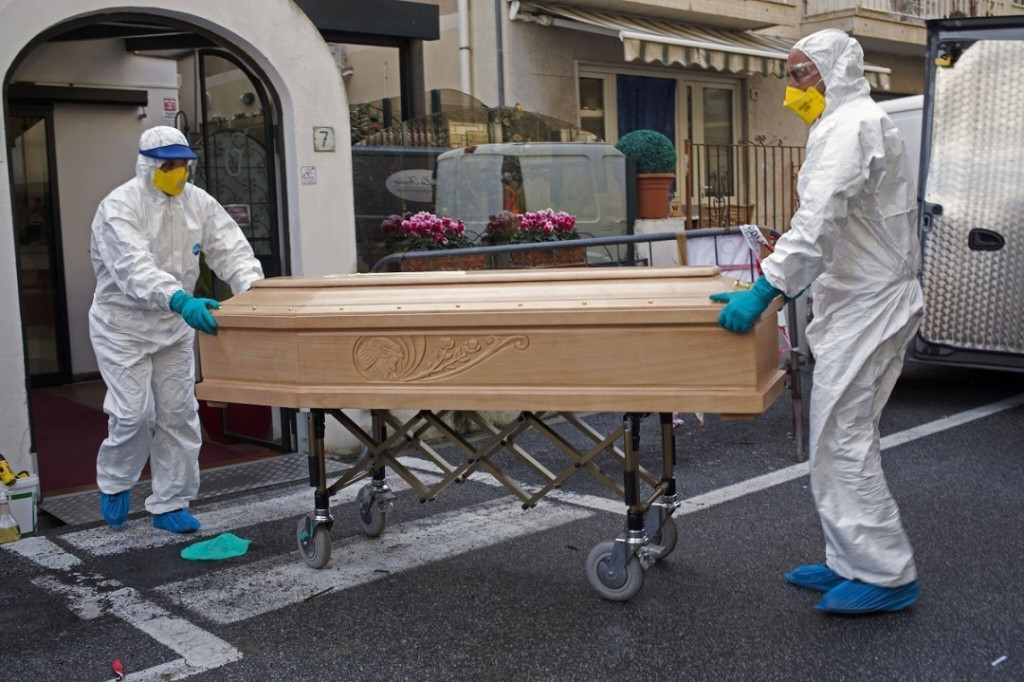 Кількість летальних випадків в Італії від коронавірусу зросла: за добу померло 475 осіб