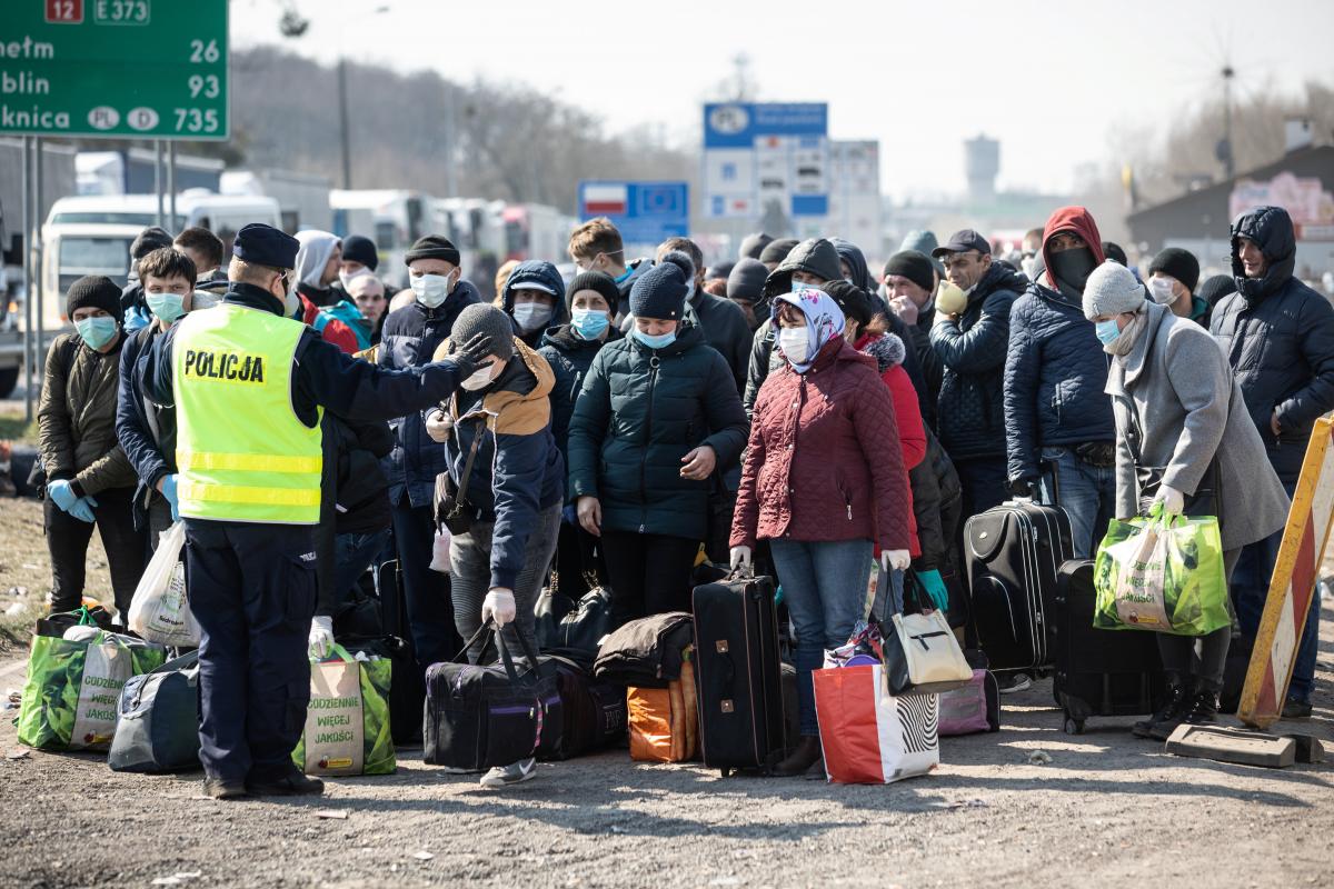 Продовжено час легального перебування українців у Польщі