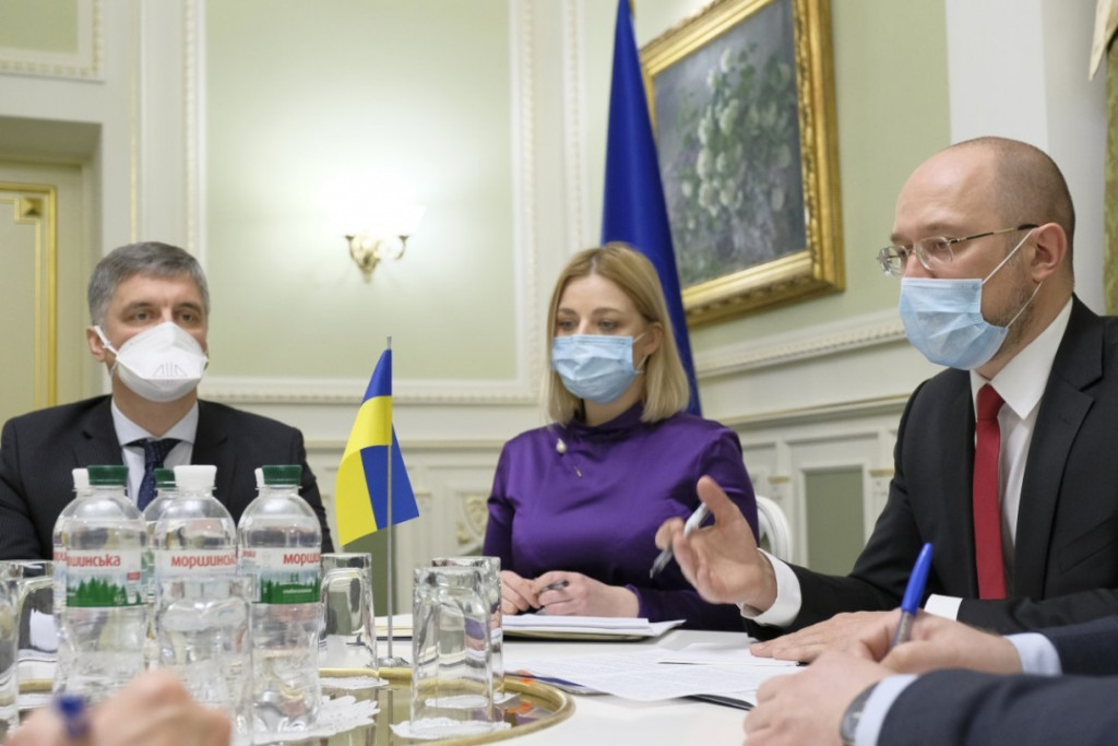 Уряд готовий до перемовин з європейськими країнами, які офіційно запросять українців на роботу