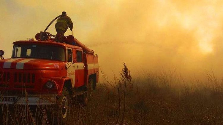 "Апокаліпсис" у Чорнобилі: в зоні відчуження горять села, пожежі підбираються до АЕС (ФОТО, ВІДЕО)