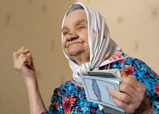 92-річна жителька Мукачева на карантині втекла з дому через вікно, щоб придбати аксесуар на Пасху