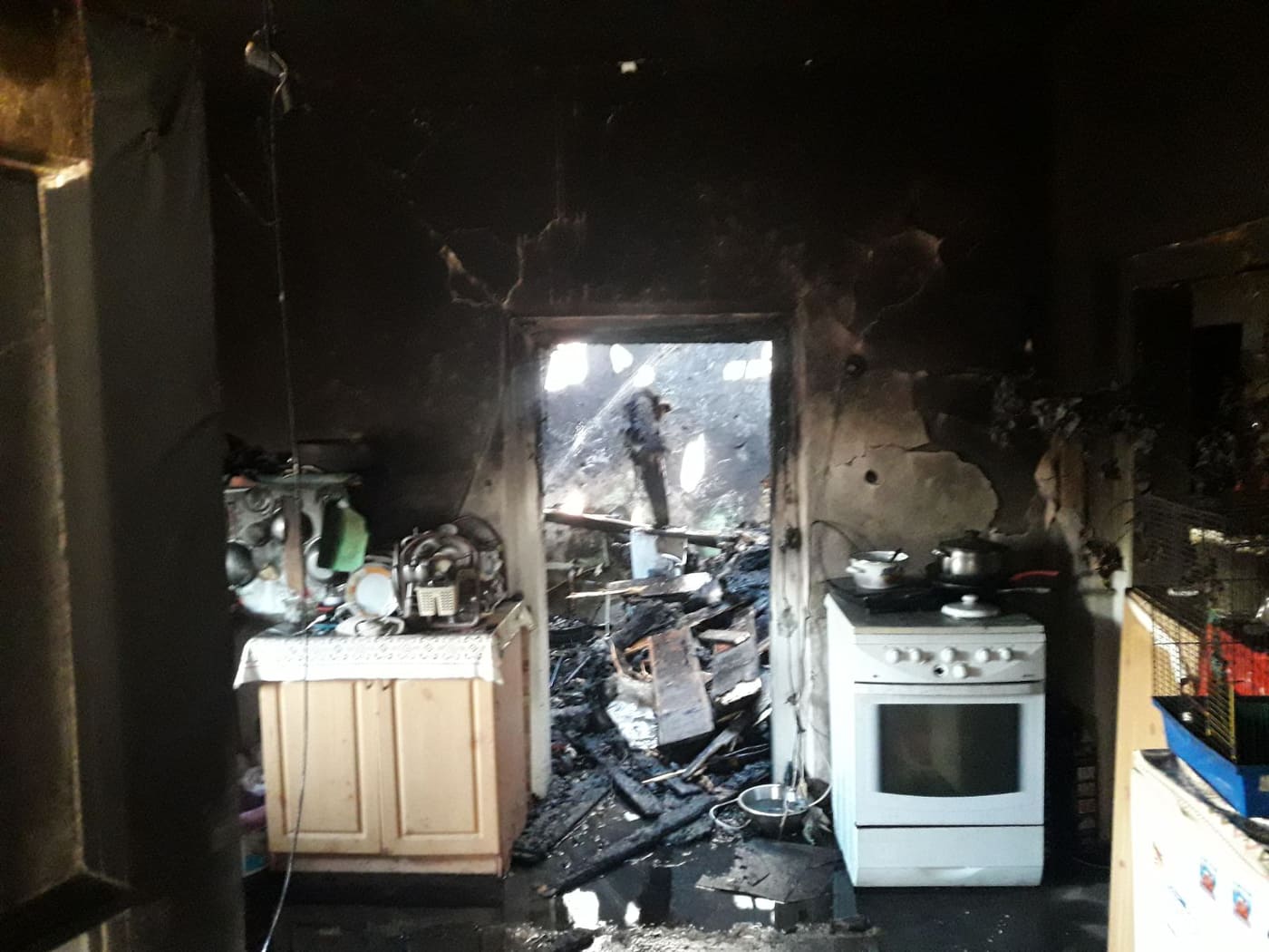 Пожежа на Ужгородщині: загорівся будинок з дітьми (ФОТО)