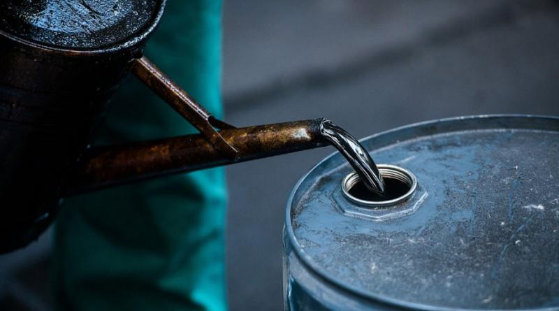 Безкоштовна нафта: чому ціни впали нижче нуля та на що очікувати