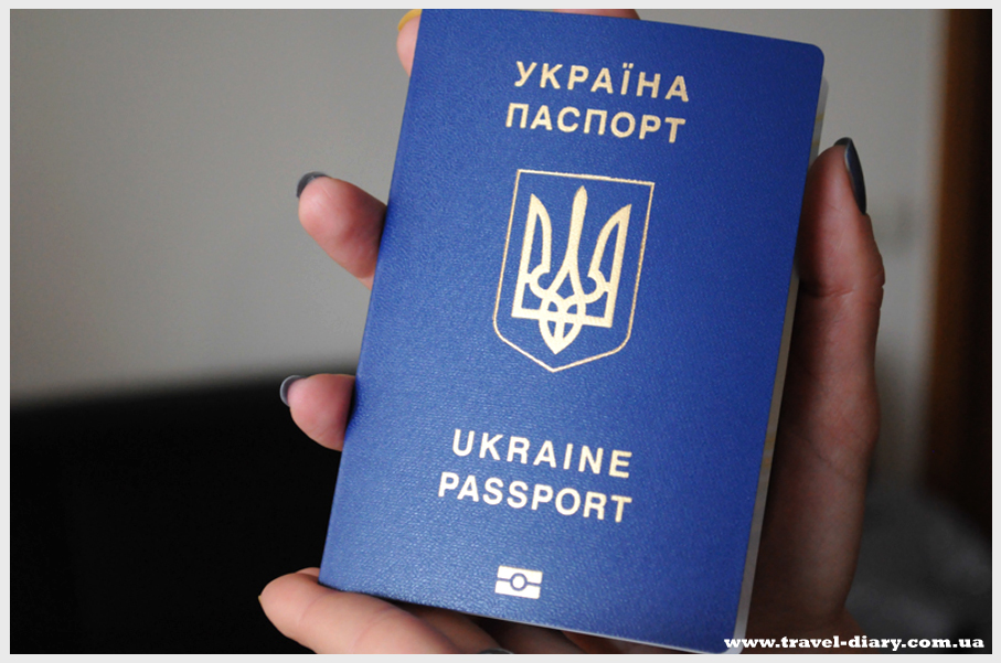Українцям з 6-го квітня заборонили виходити з дому без документів