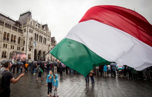 Генконсульство Угорщини дало інформацію щодо перетину кордону