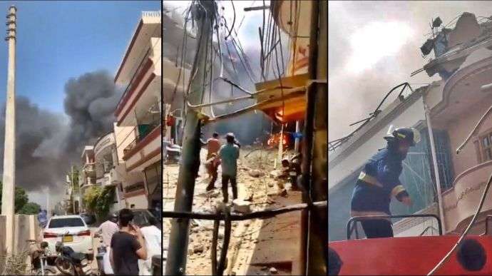 Опубліковане відео з місця авіакатастрофи у Пакистані: літак впав на житлові будинки (ВІДЕО)