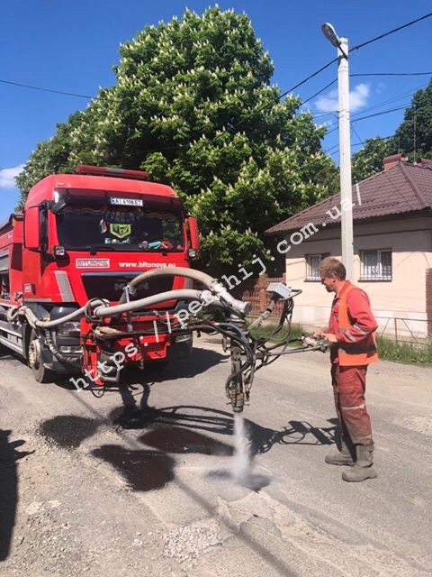У Сваляві ремонтують одну з найпроблемніших доріг місцевого значення (ФОТО)