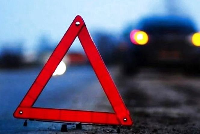 Нічна аварія поблизу Мукачева ускладнила рух на автодорозі Київ-Чоп (ВІДЕО)