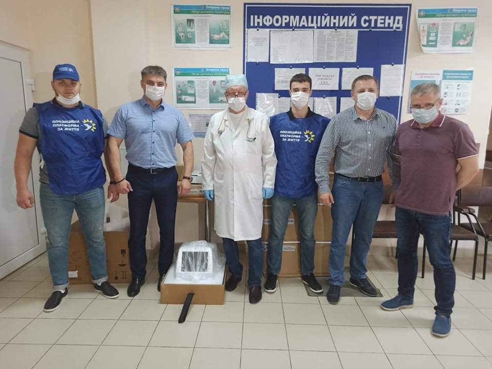 Мукачево та Воловець отримали надсучасні апарати ШВЛ від Віктора Медведчука та Оксани Марченко (ФОТО, ВІДЕО)