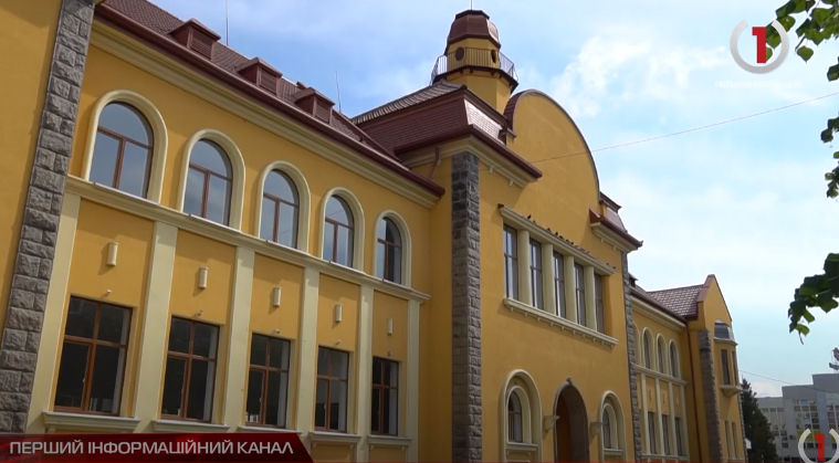 В Мукачеві вже цього місяця відкриють найбільший в області Палац культури та мистецтв (ВІДЕО)