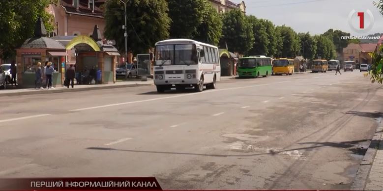 У Мукачеві відновив роботу громадський транспорт (ВІДЕО)