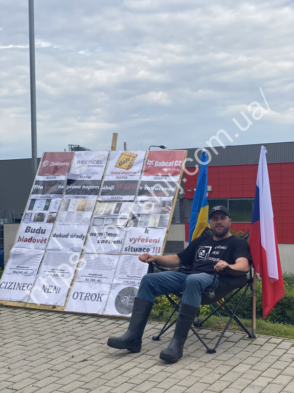 Третій день без їжі: закарпатець продовжує голодування в Чехії (ВІДЕО)
