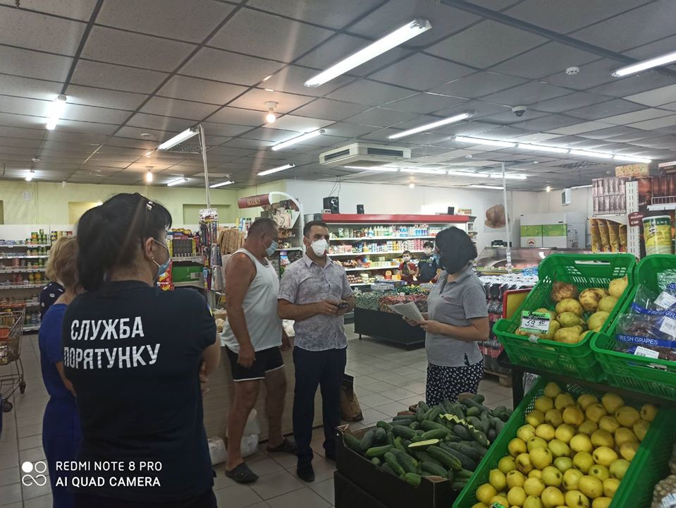 Ресторани та супермаркети: на Виноградівщині складено 22 адмінпротоколи за недотримання правил карантину (ФОТО)
