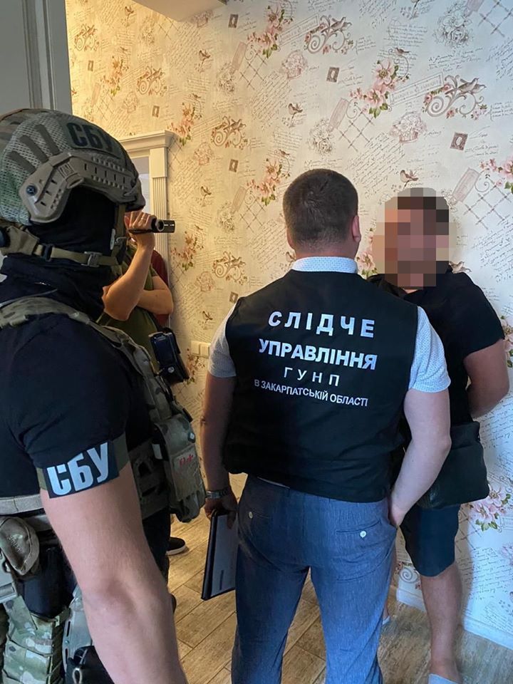 Спецоперація в Мукачеві: затримано наркодилерів, котрі реалізовували "товар" в усіх куточках області (ФОТО)