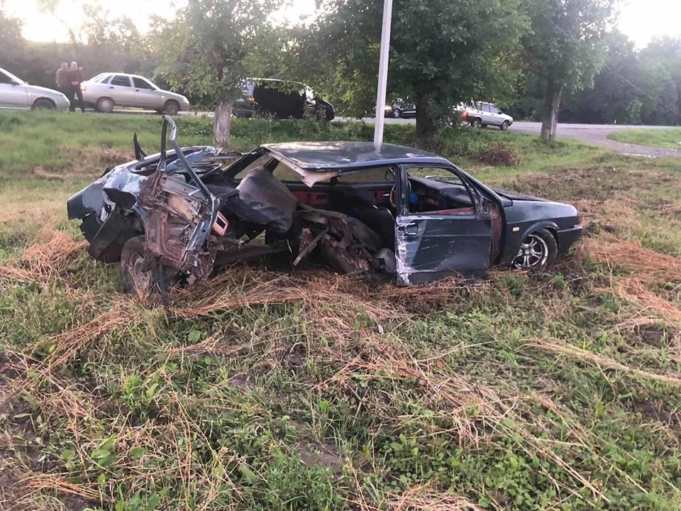 Вщент розбитий автомобіль: ДТП у Великому Березному (ФОТО)