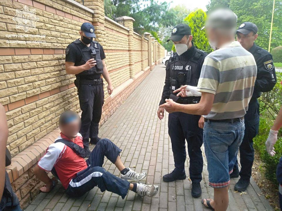 В Ужгороді грабіжник порізав літнього чоловіка (ФОТО)