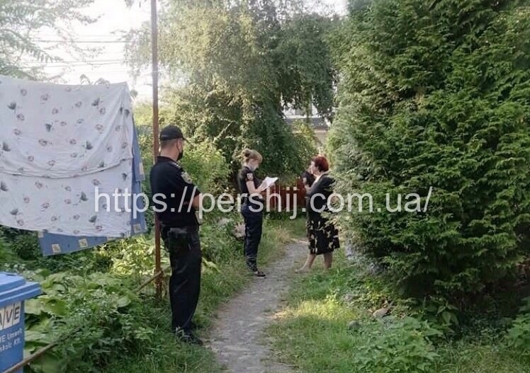 Пограбування у центрі Мукачева: на місці працює поліція (ФОТО)