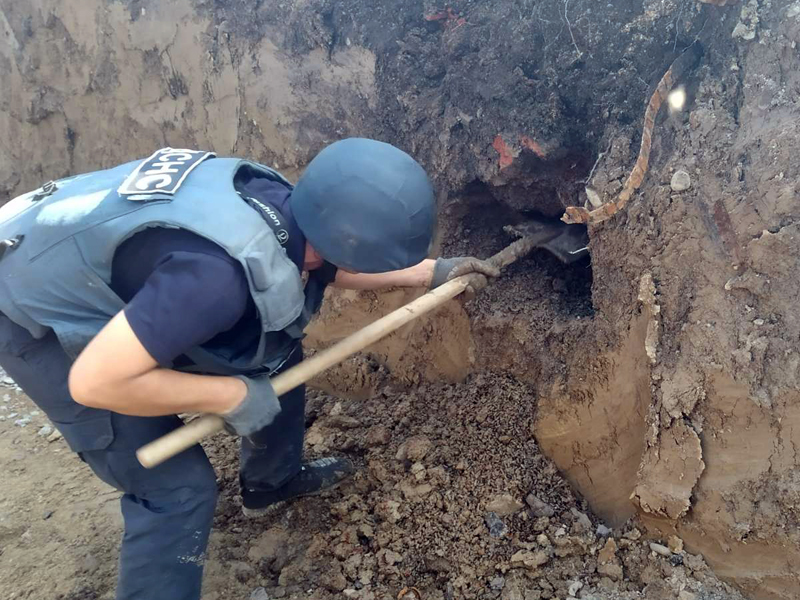 В Мукачеві під час будівельних робіт виявили вибухівку (ФОТО)