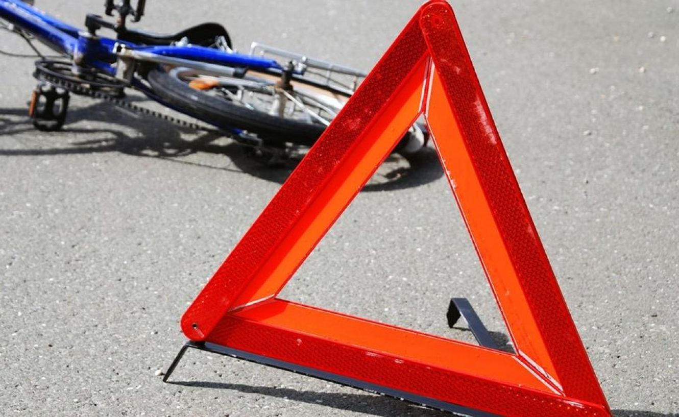 Аварія на Мукачівщині: велосипедист потрапив під колеса авто (ВІДЕО)